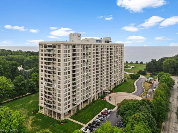 One Bratenahl Pl #805, Cleveland, OH 44108