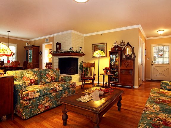 3rd image of 1604 Lynoak Dr