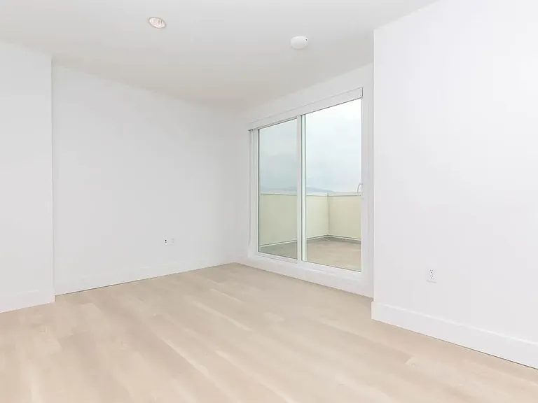 Begonia Place Luxury Apartments — Photo 104