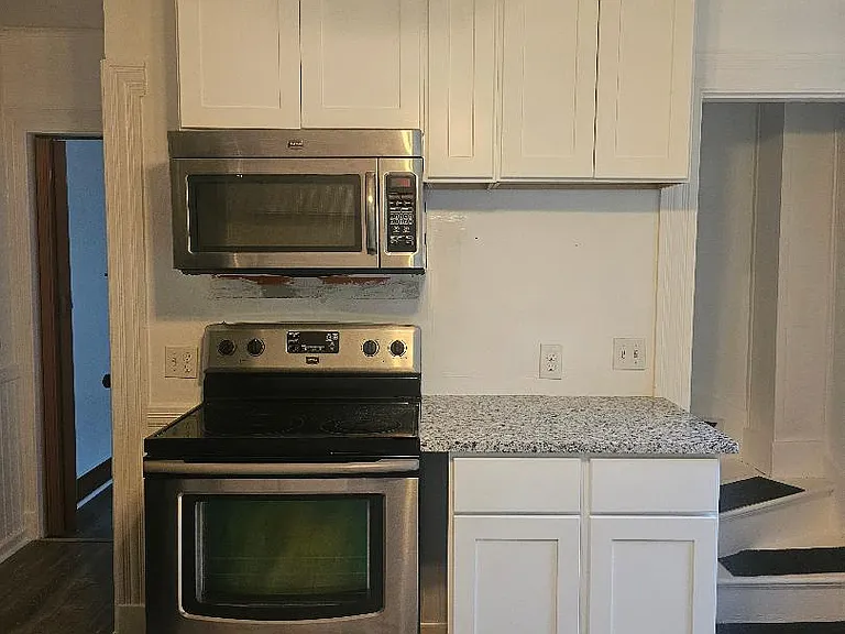17 Meadow St — Photo 2