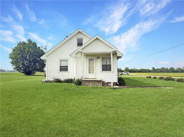 9533 N 150th St, Casey, IL 62420