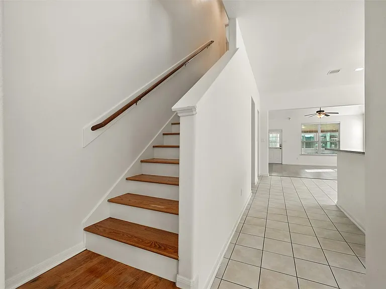 9219 Gilbert Hollow Dr — Photo 13