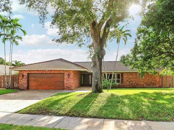 100 SW 15th Ct