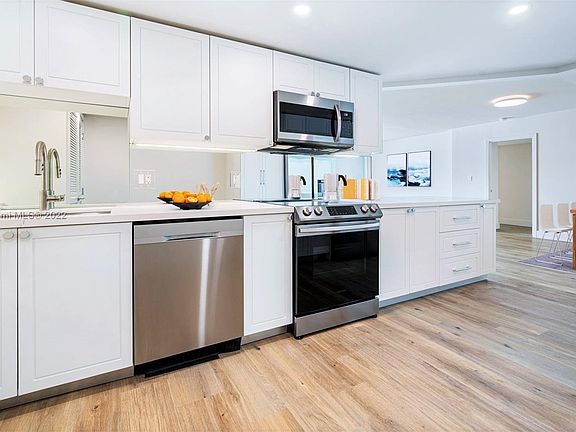 5th image of 551 NW 34th St #2708