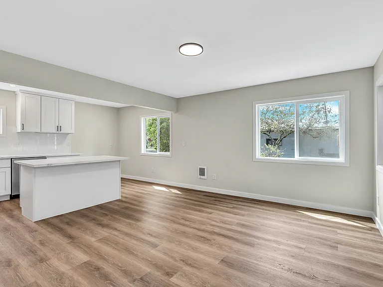 2934 SE 16th Ave — Photo 7