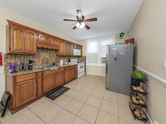 5th image of 2904 W CHESTNUT STREET #1-4