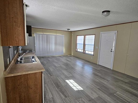 3rd image of 3210 Victor Ln