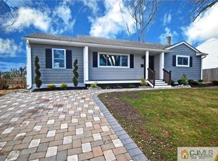 17 Koenig Ln, Freehold, NJ 07728