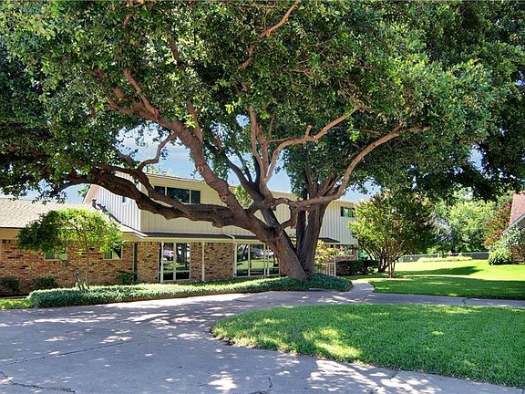3rd image of 4404 Starlight Dr