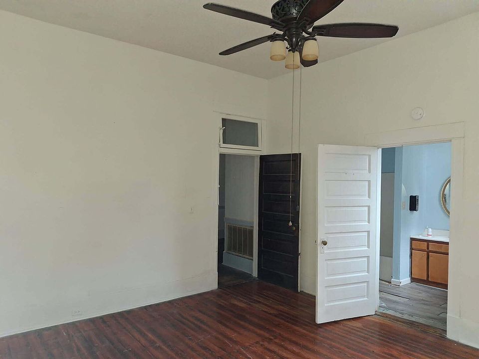 10th image of 307 N Lee St