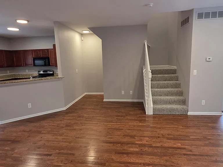 1578 Kessler Ave — Photo 9