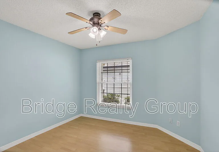 10315 Winding Creek Ln — Photo 23