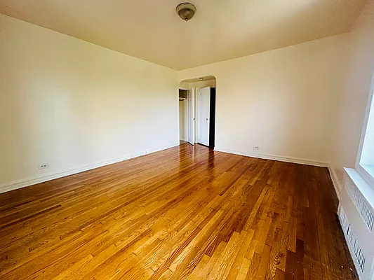 Rented by Premier One Realty LLC | media 8