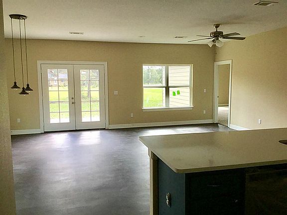 5th image of 402 Elm Lake Dr