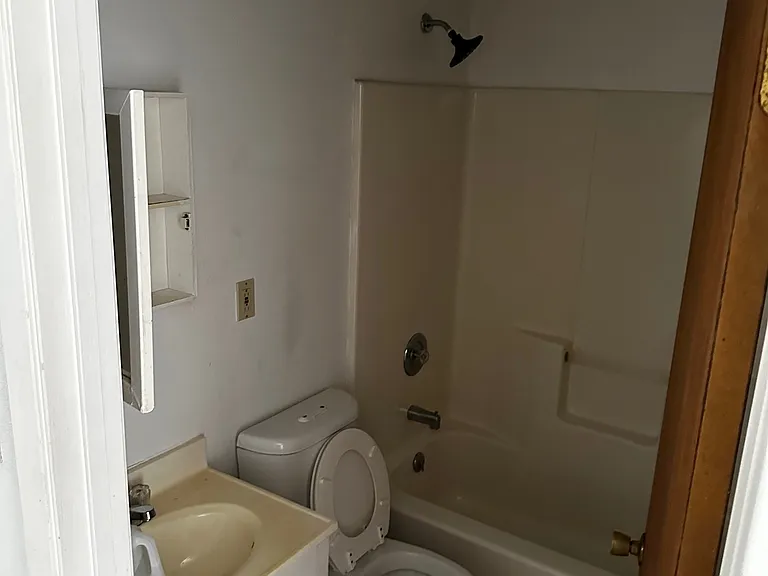 702 Avenue F — Photo 13