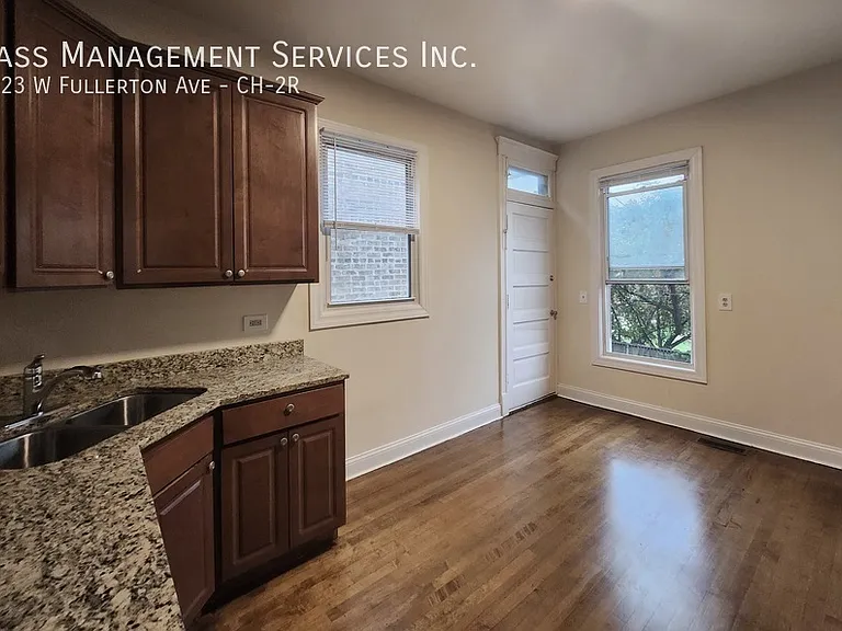 3523 W Fullerton Ave #CH-2R — Photo 5