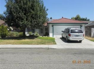 503 Macadamia Ave, Madera, CA 93637