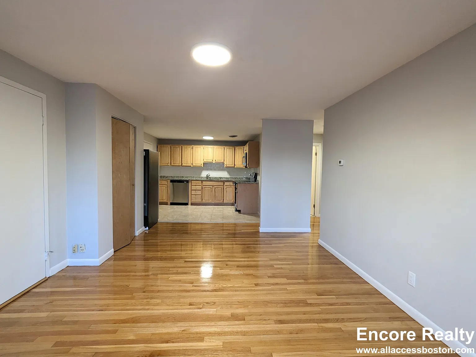 2 bed, 9999 sqft, $3,400 — Photo 4