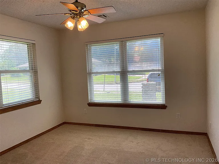 3209 Skylane Dr — Photo 22