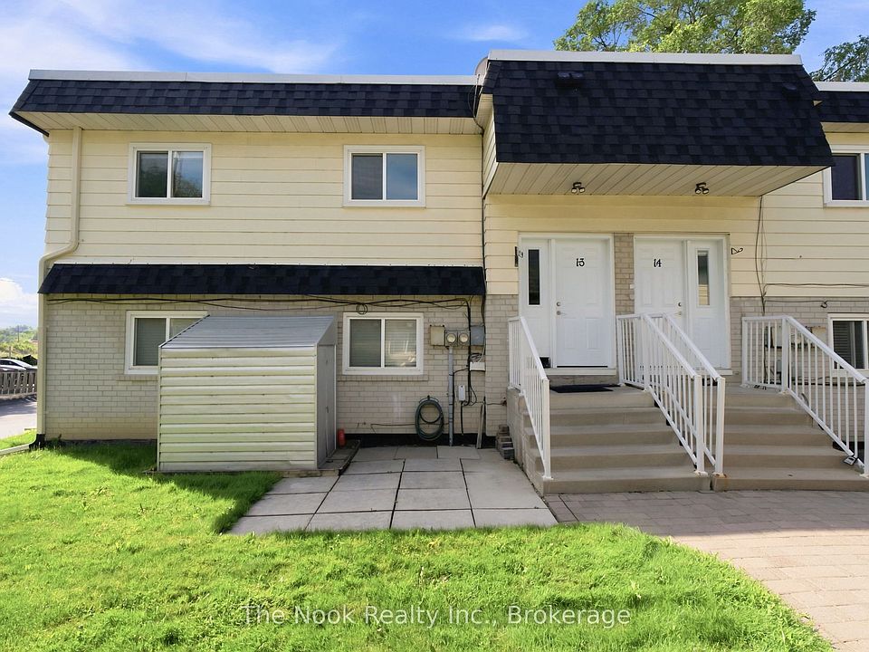 1st image of 540 Mary St E #1-3