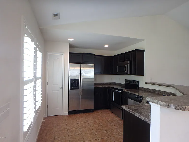 106 Farmgate Dr — Photo 3