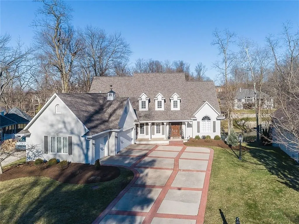 9021 Admirals Bay Dr photo 1