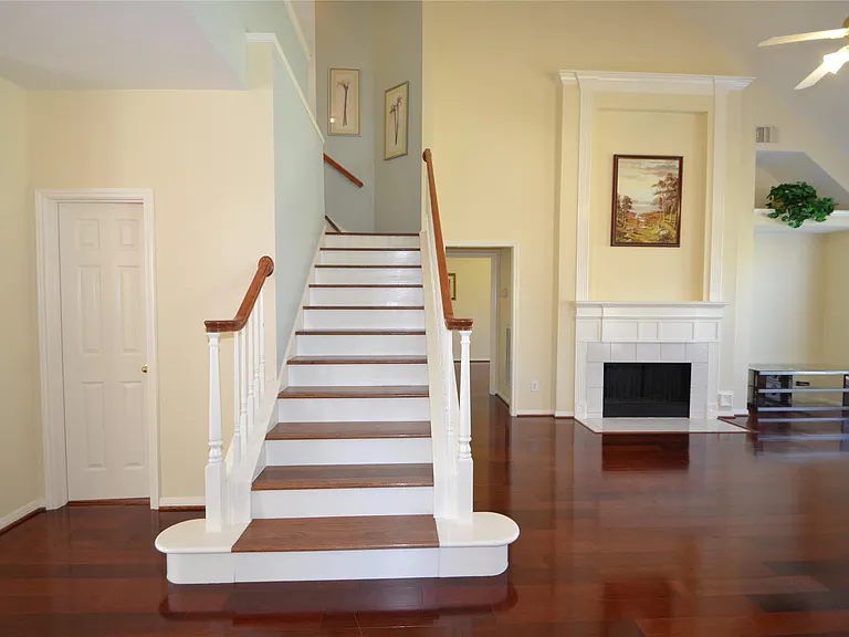 1711 Emma Cove Ct — Photo 16