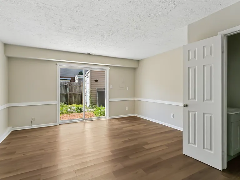 506 Genneys Way — Photo 7