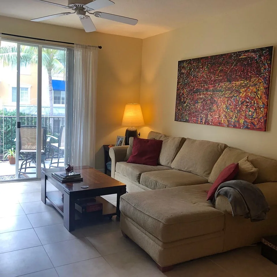 3 bed, 1243 sqft, $3,900 — Photo 2