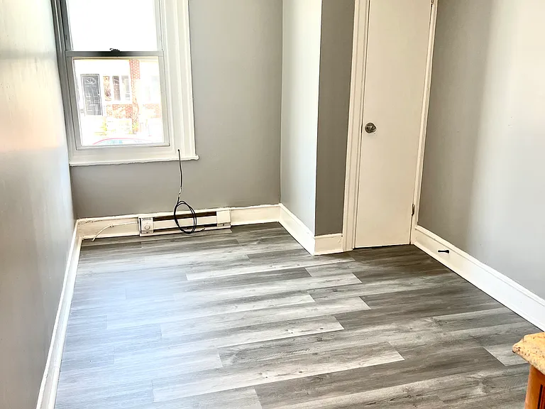 904 E Tioga St #2 — Photo 7