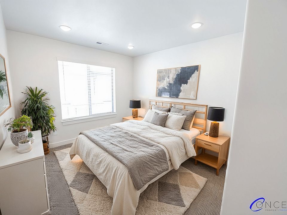 1st image of 643 E 12th St #18205444