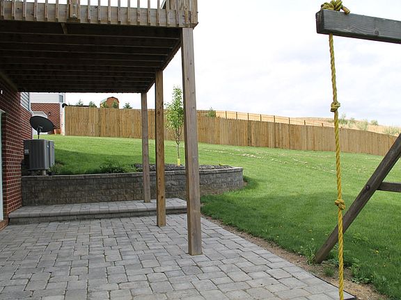 5th image of 475 Windsor Dr