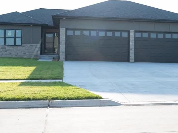 1046 N 107th St, Lincoln, NE 68527