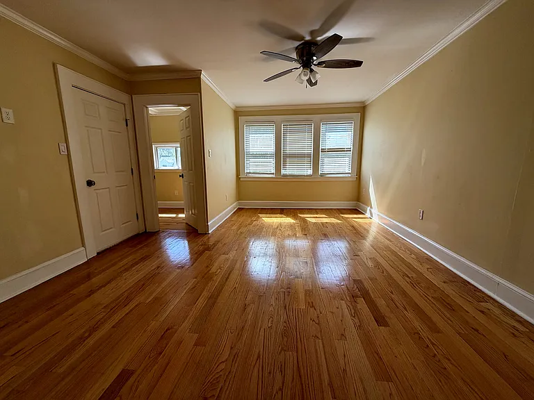 124 Burnside Ave #2 — Photo 9
