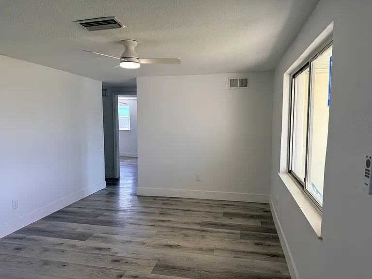 13428 Neptune Dr — Photo 10