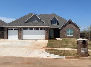 2104 Valley Holw, Norman, OK 73071