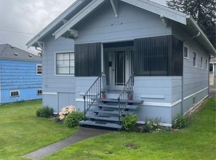 1138 Willapa St, Raymond, WA 98577