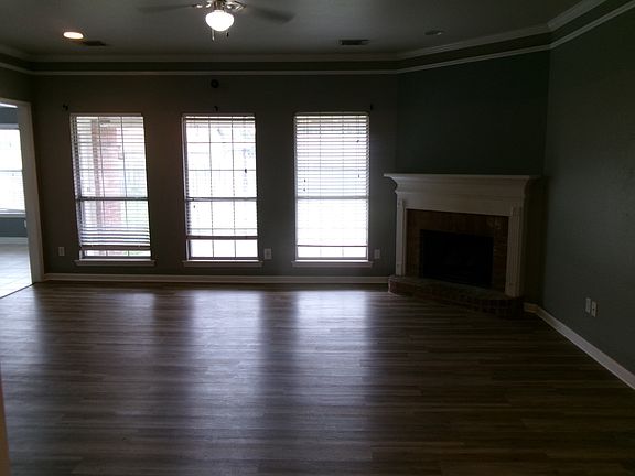 3rd image of 6009 Jason St