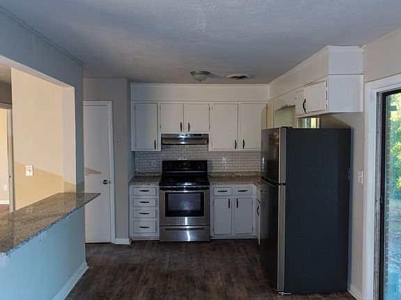 3rd image of 2821 Lumpkin Road