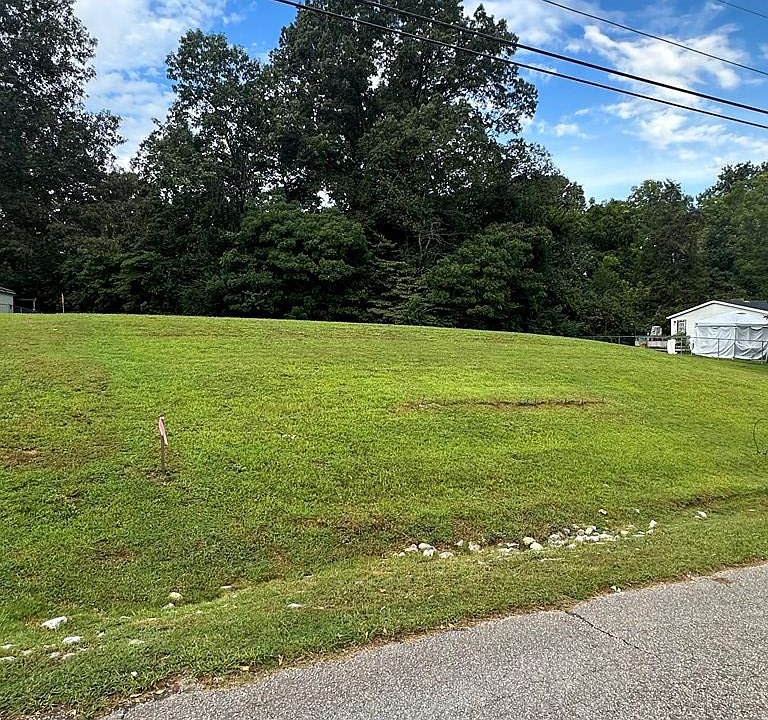 2nd image of 79 Cambridge Dr