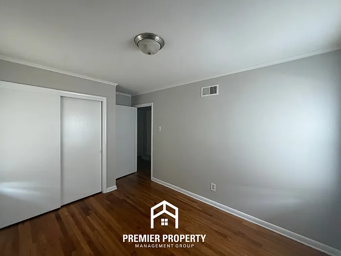 1802 Cornelia Ln — Photo 12