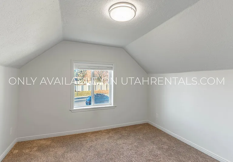 976 Briar Ave #UP — Photo 23