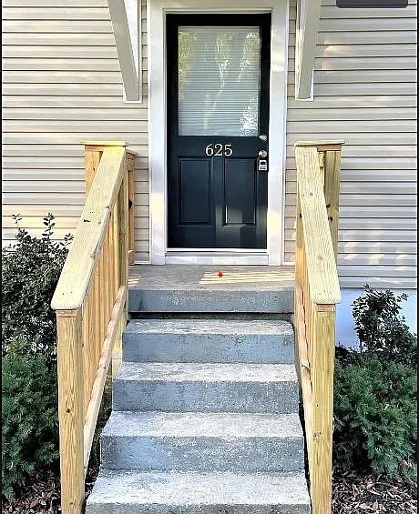 625 Midway Ave — Photo 3