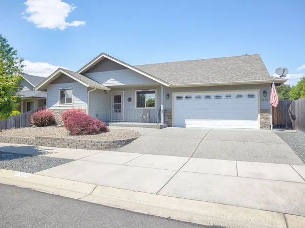 1820 SW I St, Grants Pass, OR 97526