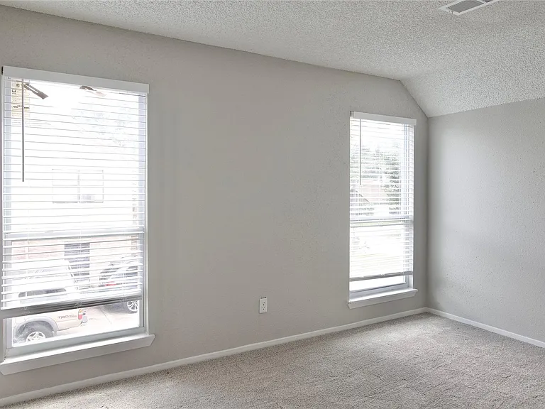 5111 Pinewilde Dr — Photo 32