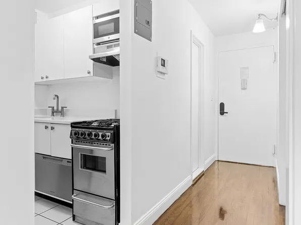 43 West 16th Street image 5 of 14