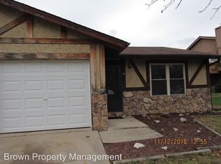 9 Kingsway Dr, Belleville, IL 62226