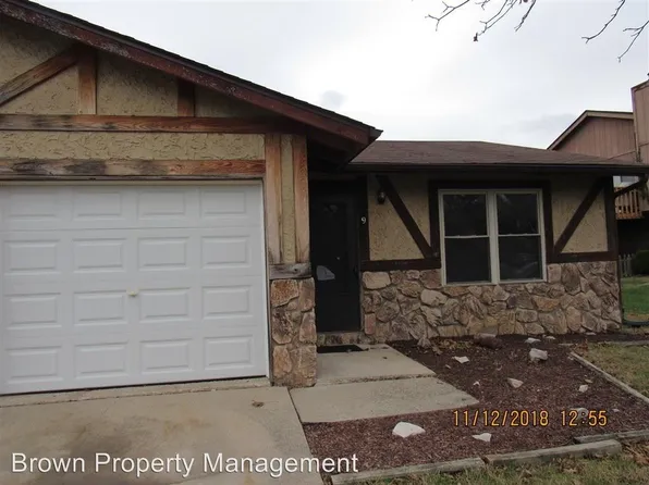 9 Kingsway Dr, Belleville, IL 62226