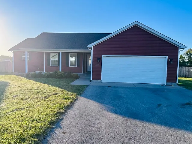 327 Deluth Dr — Photo 1