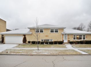 8818 Ottawa Ave, Morton Grove, IL 60053